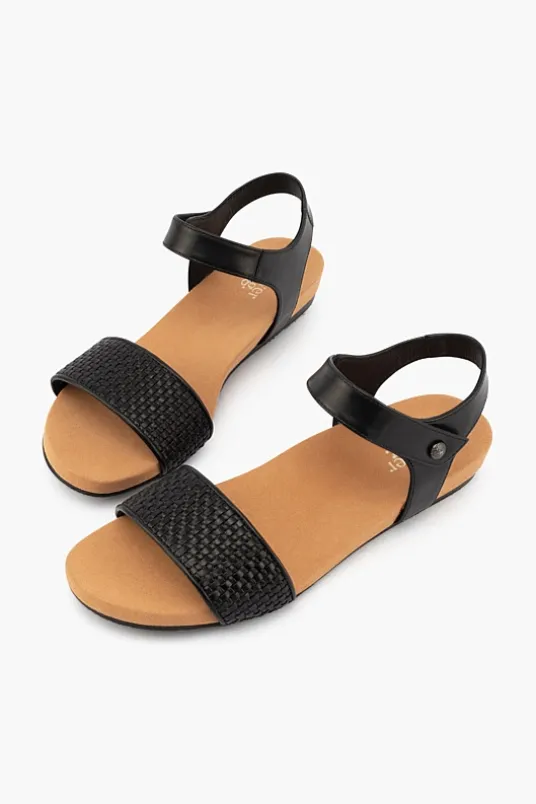 Dominica Weave