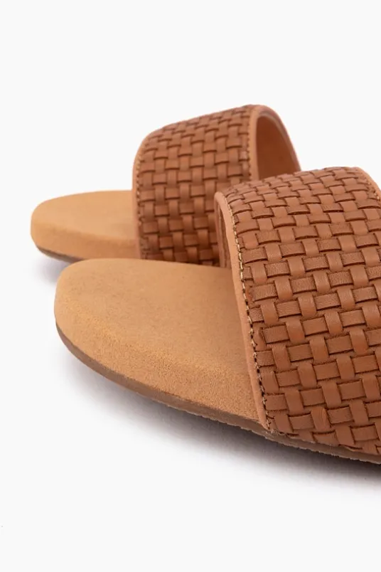 Dominica Weave