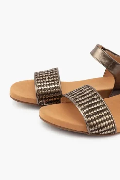 Dominica Weave