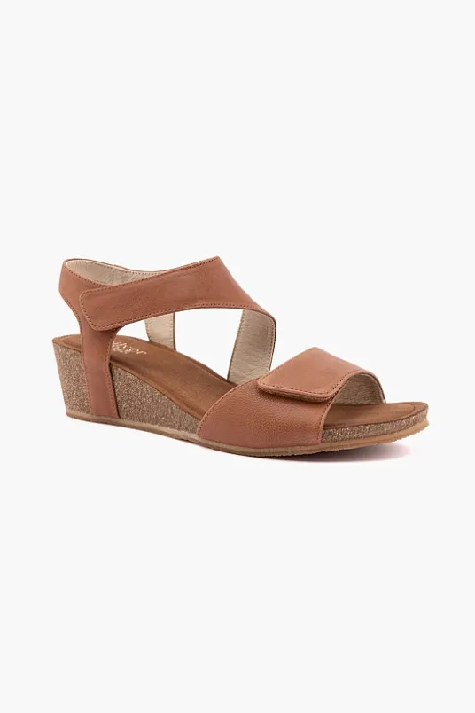 Kyra Plain