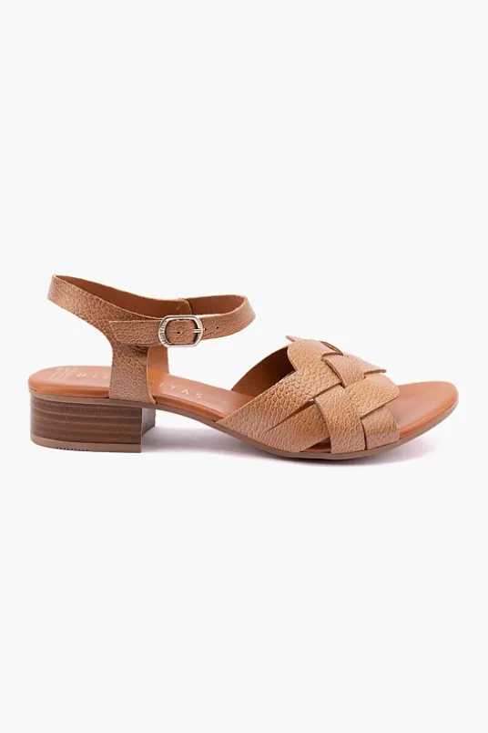Lola HV221860