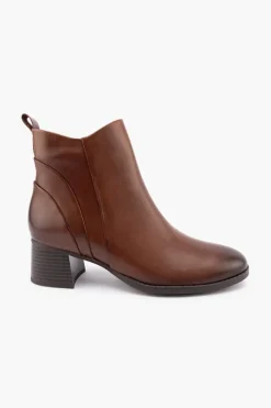 Tania